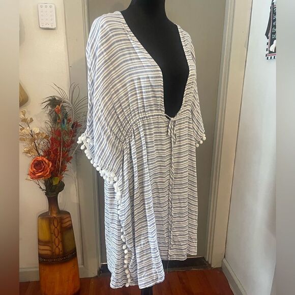 NWT. Crown.& ivy Swimsuit Cover Up size large - Picture 2 of 5